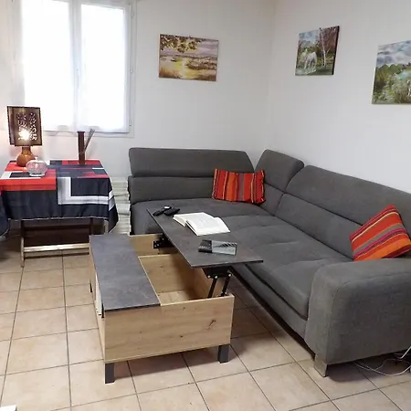 Confort Piscine Parking Апартаменты *